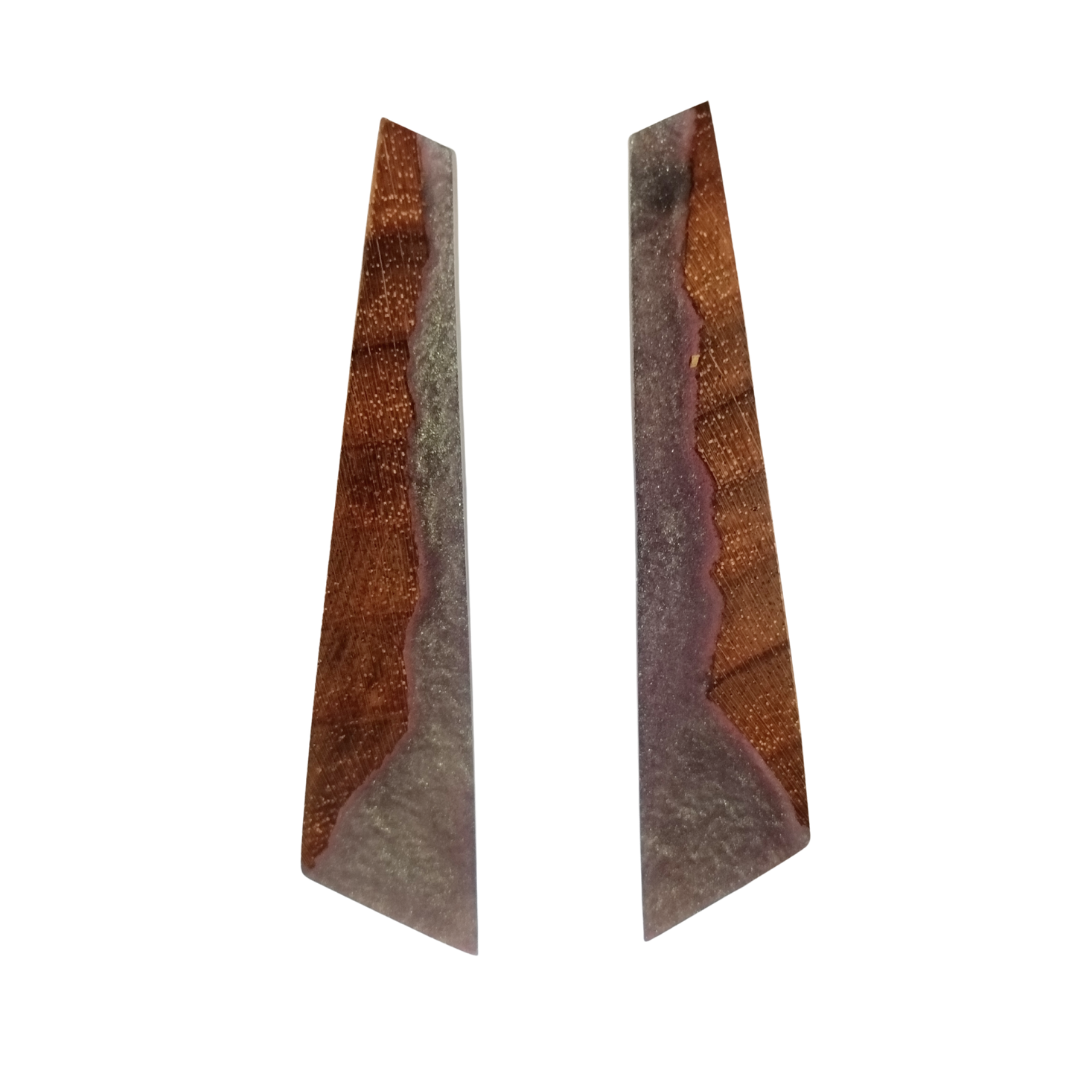 9 brincos longos geometricos em madeira e resina cinza perolada fundo branco art137