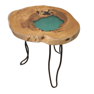 Mesa de Centro Artesanal em Madeira de Castanho com Resina Verde completa