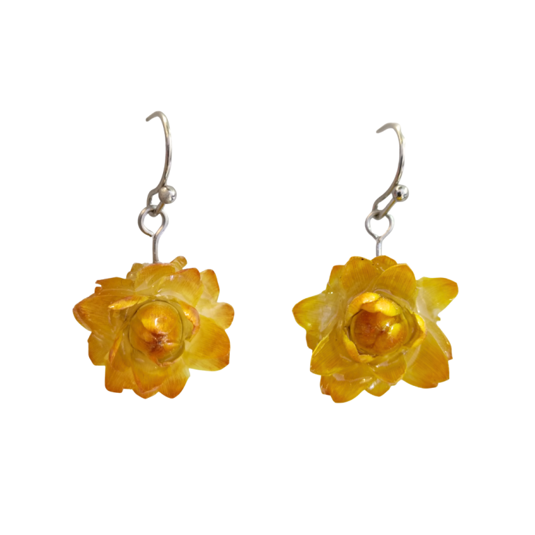 Brincos Beijo de Sol com flor natural amarela preservada em resina, artesanais