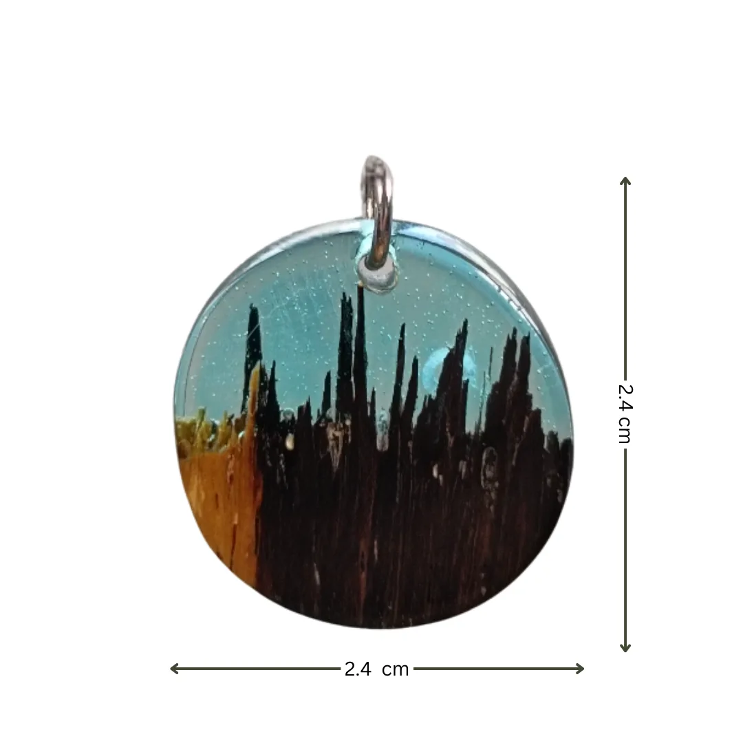 Handmade pendant in wood and blue resin, 2.4 cm in diameter